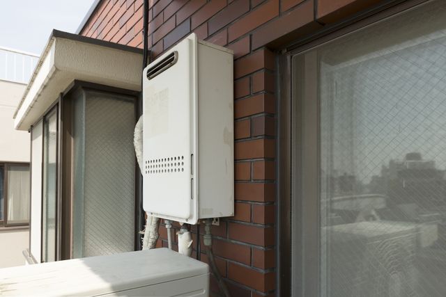 屋外に設置されている給湯器