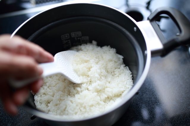 鍋で炊いたごはん